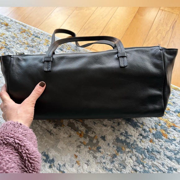 NEW Classic Soft Leather Handbag - Picture 4 of 11